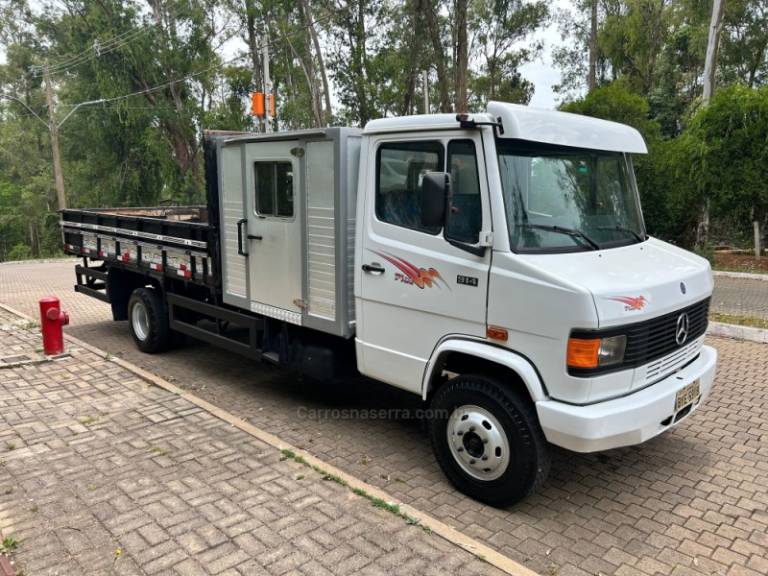 MERCEDES-BENZ - 914 - 1995/1995 - Branca - Sob Consulta