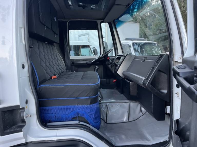 FORD - CARGO 1119 - 2017/2018 - Branca - Sob Consulta