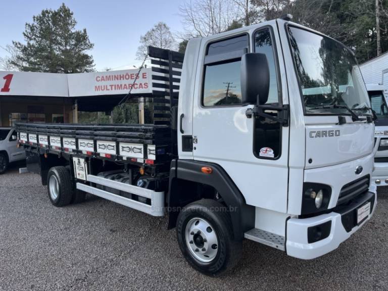 FORD - CARGO 1119 - 2017/2018 - Branca - Sob Consulta