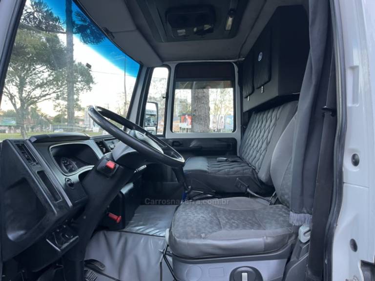 FORD - CARGO 1119 - 2017/2018 - Branca - Sob Consulta